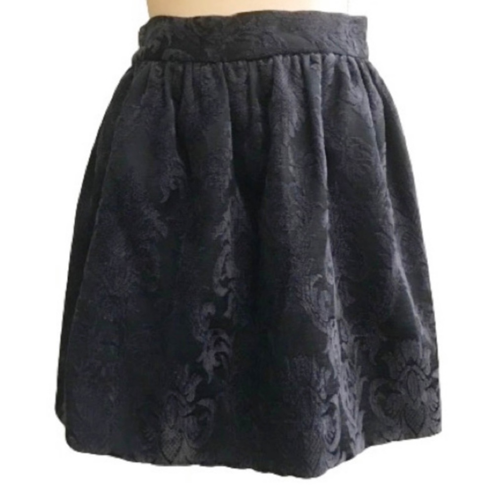 BB Dakota Gray/Black Damask Print Skirt